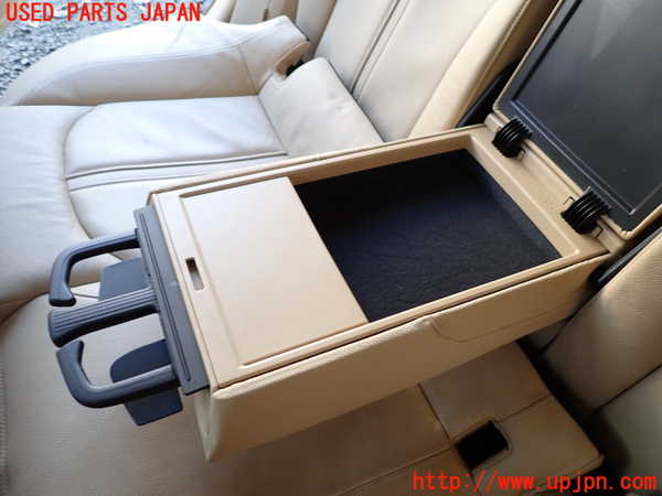 1UPJ-9239967385]アウディ・A7 スポーツバック(4GCGWC)リアシート 中古_4