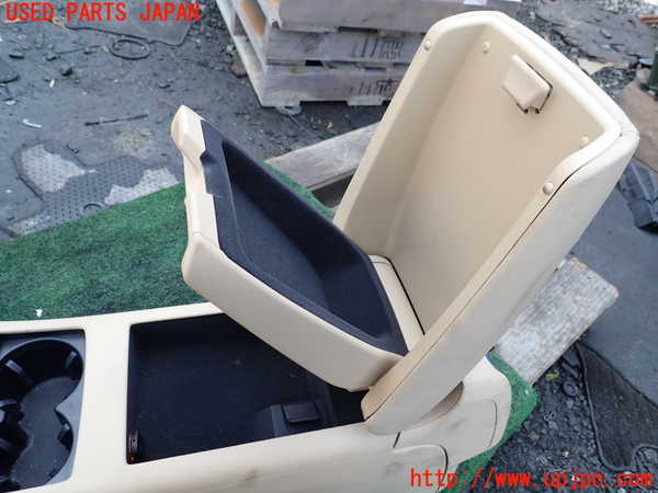 1UPJ-9239967540]アウディ・A7 スポーツバック(4GCGWC)センターコンソール 中古_3