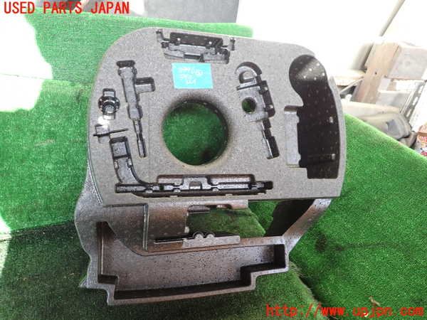 1UPJ-9239967772]アウディ・A7 スポーツバック(4GCGWC)ラゲッジトレイ2 中古_2
