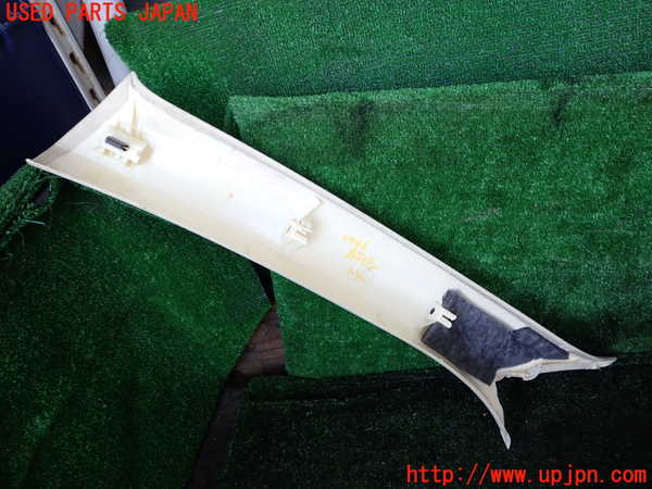 1UPJ-9239967655]アウディ・A7 スポーツバック(4GCGWC)右フロントピラートリム 中古_2