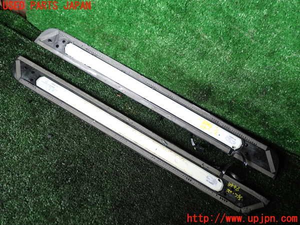 1UPJ-9239967740]アウディ・A7 スポーツバック(4GCGWC)スカッフプレート 中古_2