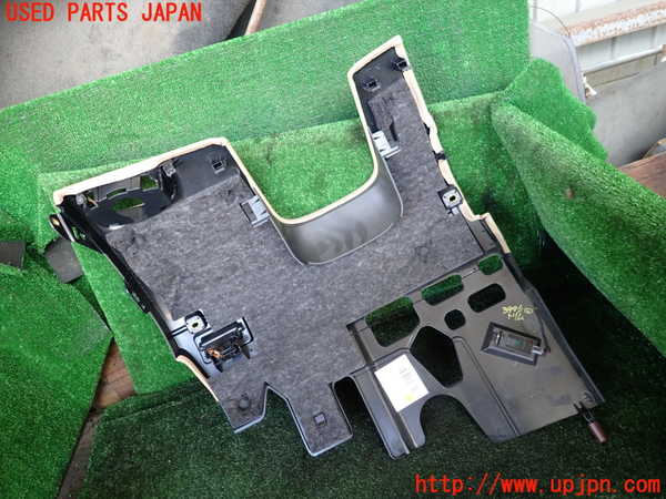 1UPJ-9239967692]アウディ・A7 スポーツバック(4GCGWC)内装トリム類2 中古_2