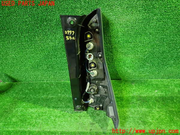1UPJ-9239971536]セレナ(GNC27)左テールランプ 中古_2