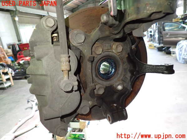 1UPJ-9239974290]セレナ(GNC27)右フロントナックルハブ 中古_2