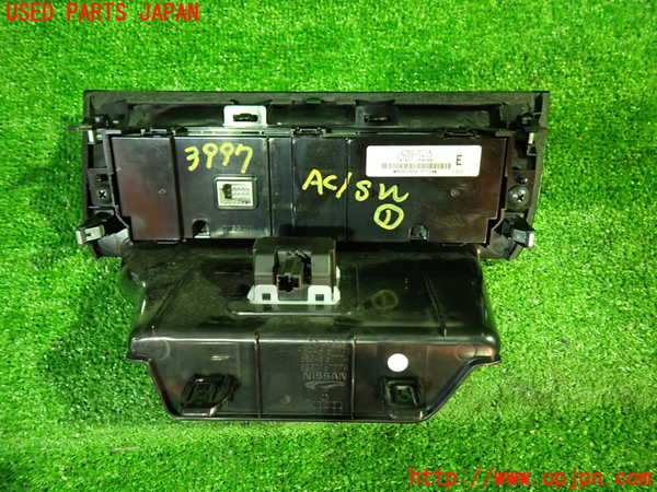1UPJ-9239976066]セレナ(GNC27)エアコンスイッチ1 中古_2