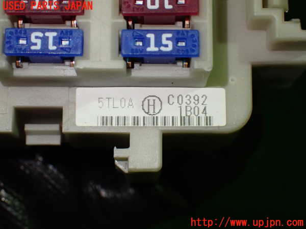1UPJ-9239976741]セレナ(GNC27)ヒューズボックス1(室内助手席側) 中古_3