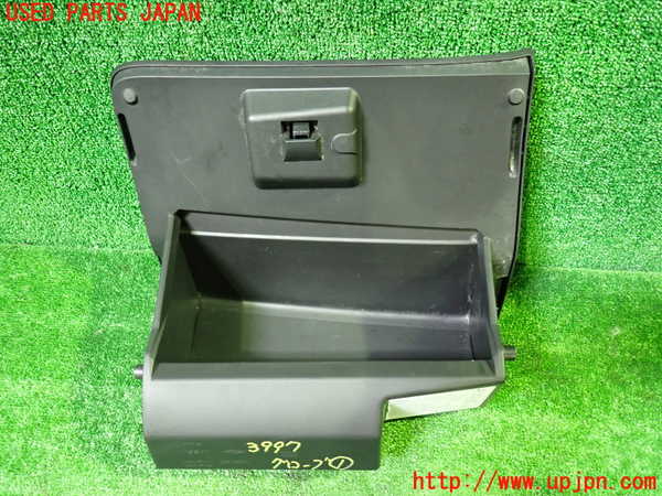 1UPJ-9239977516]セレナ(GNC27)グローブボックス1 中古_2