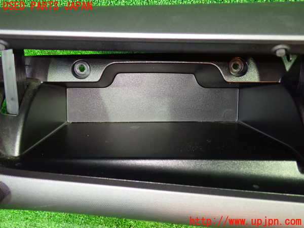 1UPJ-9239977517]セレナ(GNC27)グローブボックス2 中古_2