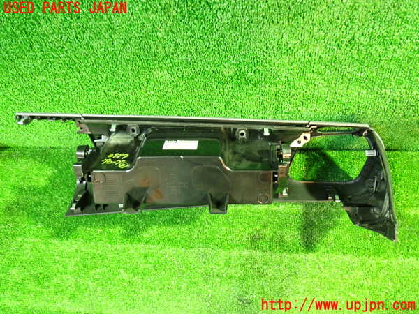 1UPJ-9239977517]セレナ(GNC27)グローブボックス2 中古_3