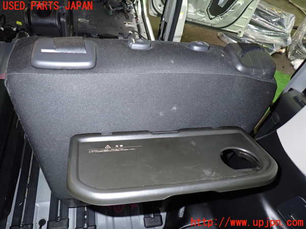 1UPJ-9239977145]セレナ(GNC27)右2列目シート 中古_5