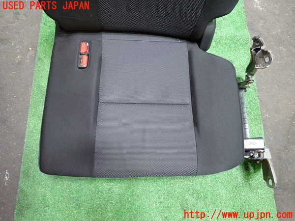1UPJ-9239977265]セレナ(GNC27)左3列目シート 中古_3
