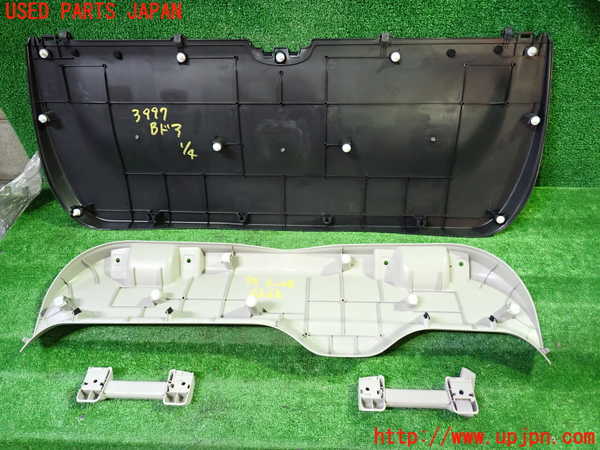 1UPJ-9239971578]セレナ(GNC27)バックドア内張り 中古_2