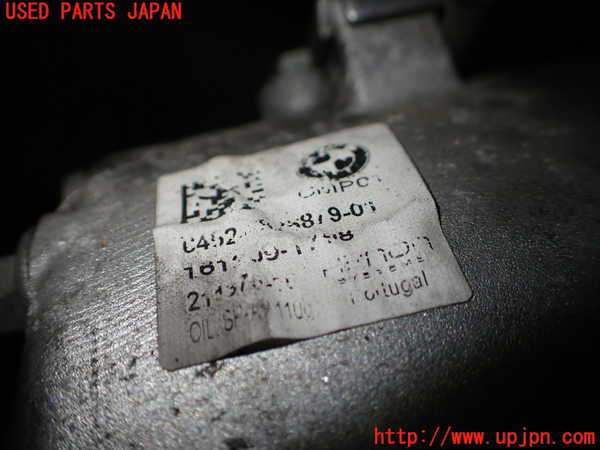 1UPJ-9239986025]BMW X1(HT20)(F48系)エアコンコンプレッサー 中古_4