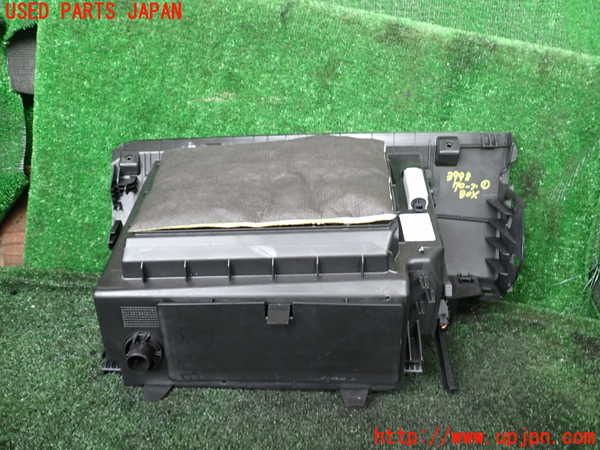 1UPJ-9239987516]BMW X1(HT20)(F48系)グローブボックス1 中古_4