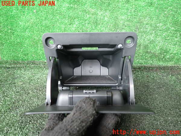 1UPJ-9239987841]BMW X1(HT20)(F48系)小物入れ1 中古_2