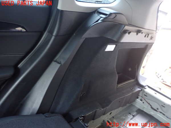 1UPJ-9239987675]BMW X1(HT20)(F48系)右リアピラートリム 中古_3