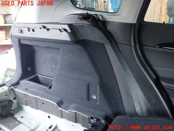 1UPJ-9239987680]BMW X1(HT20)(F48系)左リアピラートリム 中古_3