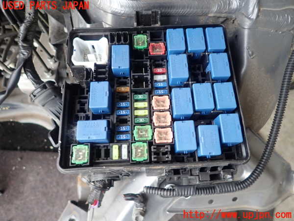 1UPJ-9239996741]ソリオ バンディット(MA36S)ヒューズボックス1 (EGルーム 助手席側) 中古_2