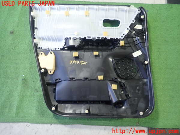 1UPJ-9239991234]ソリオ バンディット(MA36S)右前ドア内張り 中古_3