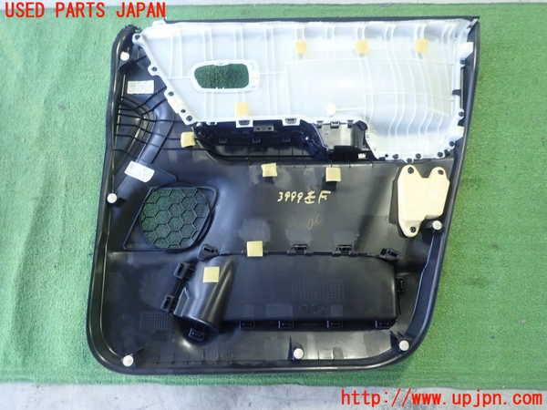 1UPJ-9239991264]ソリオ バンディット(MA36S)左前ドア内張り 中古_3