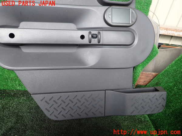 1UPJ-9240021264]ジープ・ラングラー アンリミテッド(JK38L)左前ドア内張り 中古_3