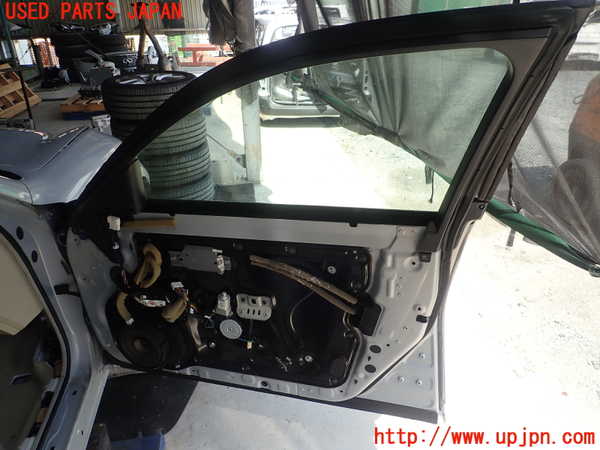 1UPJ-9240031230]フーガハイブリッド(HY51)右前ドア NSG M5O8 中古_4