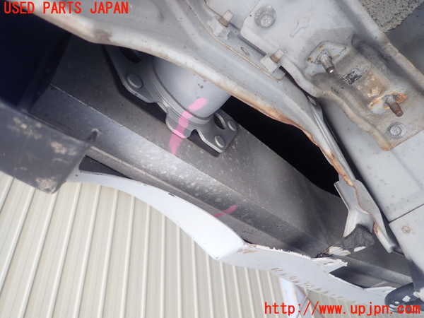 1UPJ-9240031614]フーガハイブリッド(HY51)リアバンパーホースメント 中古_2