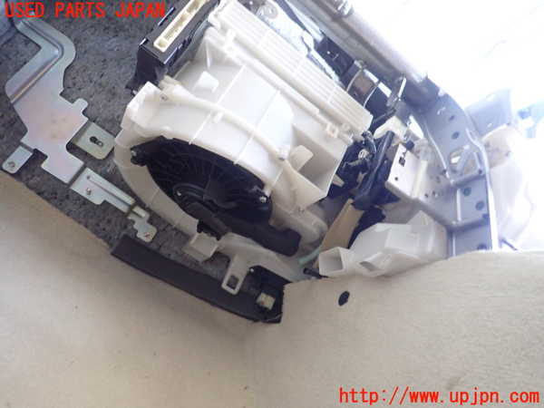 1UPJ-9240036081]フーガハイブリッド(HY51)エバポレーター1 中古_2