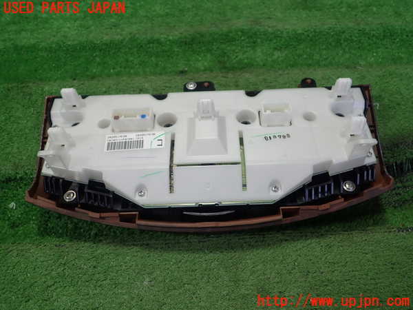1UPJ-9240036066]フーガハイブリッド(HY51)エアコンスイッチ1 中古_2
