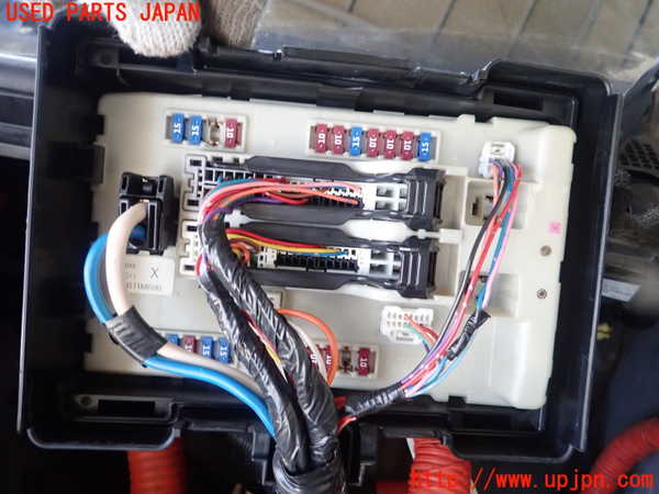 1UPJ-9240036742]フーガハイブリッド(HY51)ヒューズボックス2 中古_2