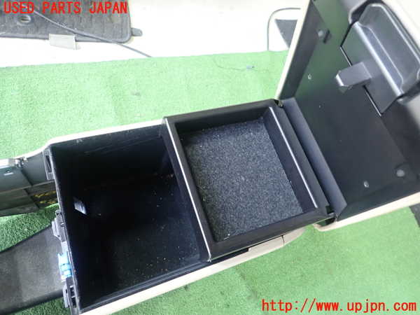 1UPJ-9240037540]フーガハイブリッド(HY51)センターコンソール 中古_3