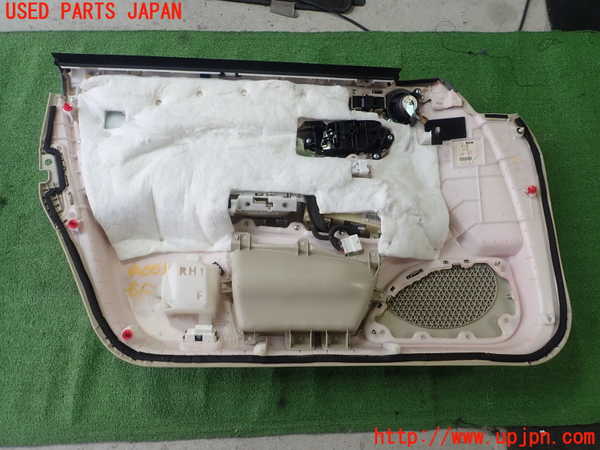 1UPJ-9240031234]フーガハイブリッド(HY51)右前ドア内張り 中古_3
