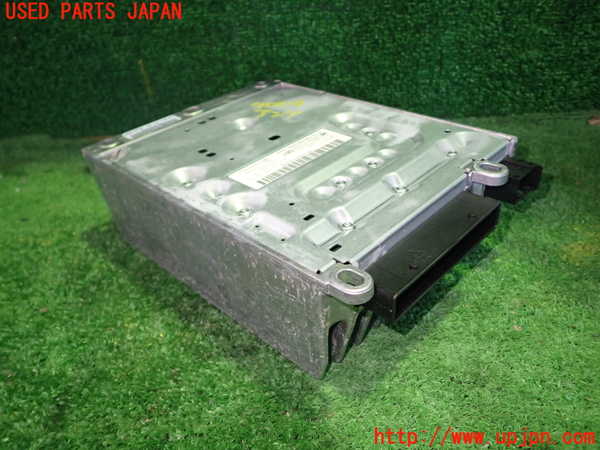 1UPJ-9240046525]ベンツ SL350 R230(230458)アンプ 中古_3