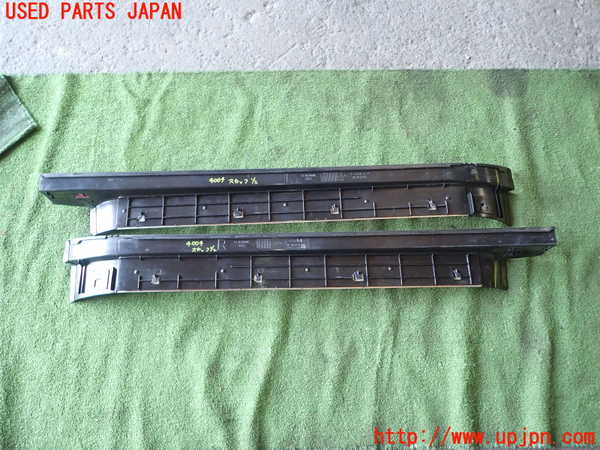 1UPJ-9240047740]ベンツ SL350 R230(230458)スカッフプレート 中古_5
