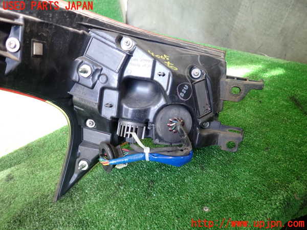 1UPJ-9240051530]レクサス・LS500h(GVF50)右テールランプ 中古_2