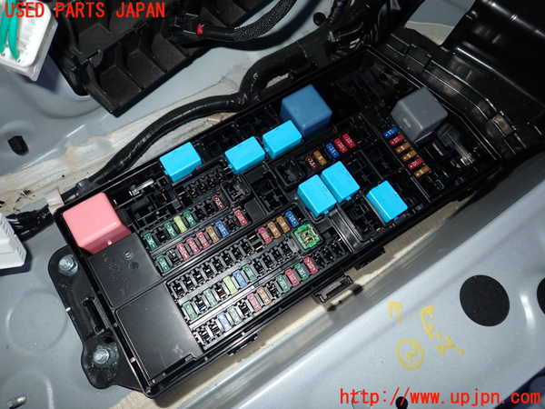 1UPJ-9240056742]レクサス・LS500h(GVF50)ヒューズボックス2 中古_2