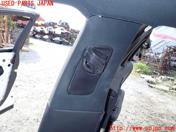 1UPJ-9240057665]レクサス・LS500h(GVF50)右センターピラートリム 中古_2