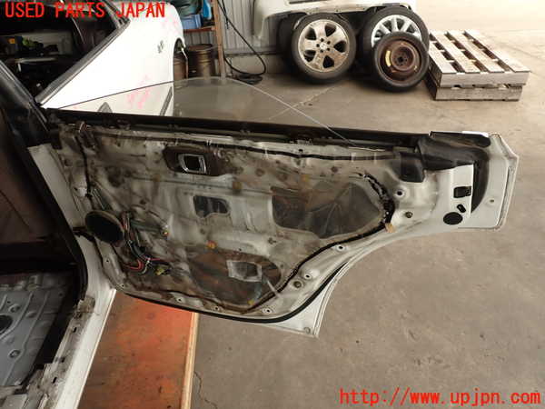 2UPJ-9240081290]クラウン 4ドア ハードトップ(LS130)右後ドア (43R-00012) 中古_4