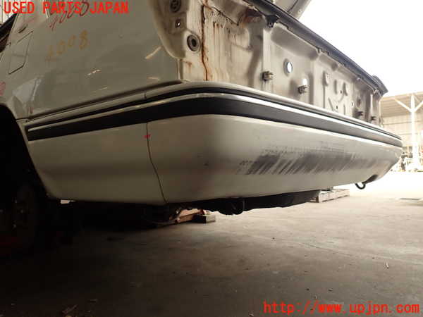 2UPJ-9240081610]クラウン 4ドア ハードトップ(LS130)リアバンパー 中古_2