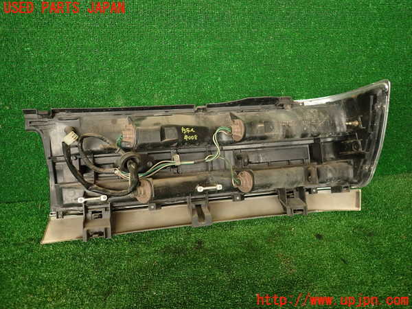 2UPJ-9240081536]クラウン 4ドア ハードトップ(LS130)左テールランプ 中古_4