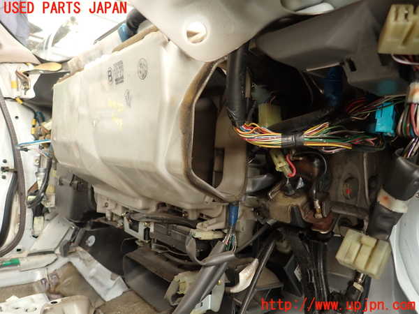 2UPJ-9240086100]クラウン 4ドア ハードトップ(LS130)ヒーターコア 中古_2