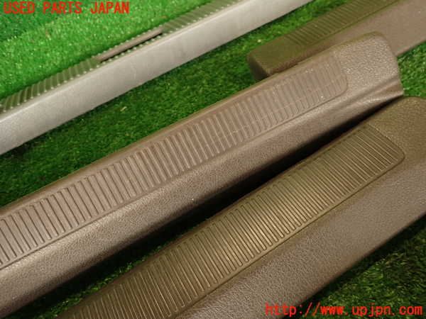 2UPJ-9240087740]クラウン 4ドア ハードトップ(LS130)スカッフプレート 中古_3
