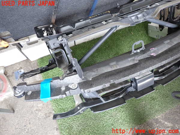 2UPJ-9240091041]BMW 320d(8C20)(F30)コアサポート 中古_2