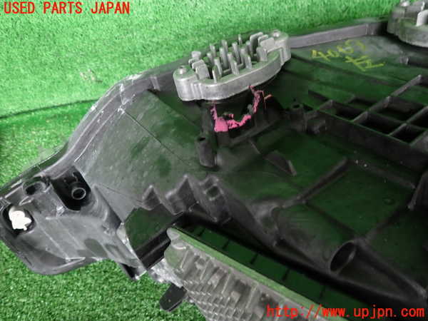 2UPJ-9240091132]BMW 320d(8C20)(F30)左ヘッドライト LED 中古_3