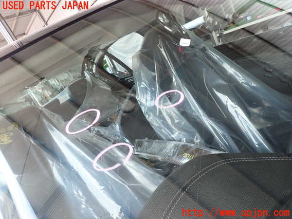 2UPJ-9240091195]BMW 320d(8C20)(F30)フロントガラス 中古(43R-001586 M1244)_2