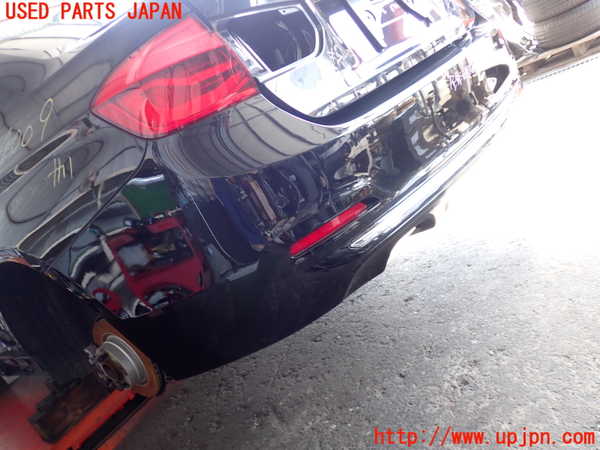 2UPJ-9240091610]BMW 320d(8C20)(F30)リアバンパー 中古_2