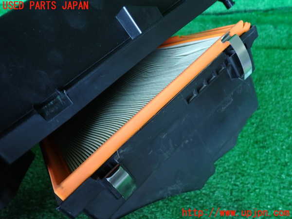 2UPJ-9240092560]BMW 320d(8C20)(F30)エアクリーナーボックス 中古_3