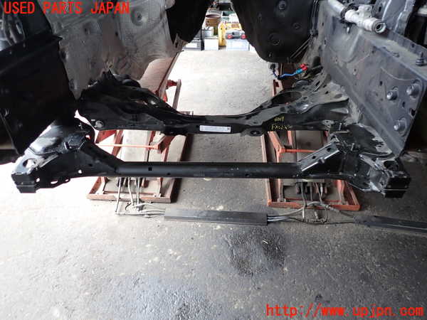 2UPJ-9240095285]BMW 320d(8C20)(F30)フロントメンバー 中古_2
