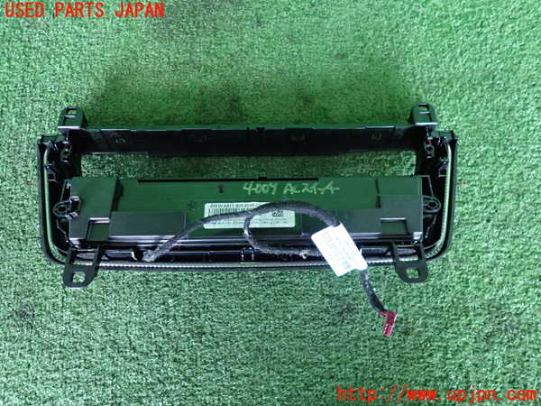 2UPJ-9240096066]BMW 320d(8C20)(F30)エアコンスイッチ1 中古_2
