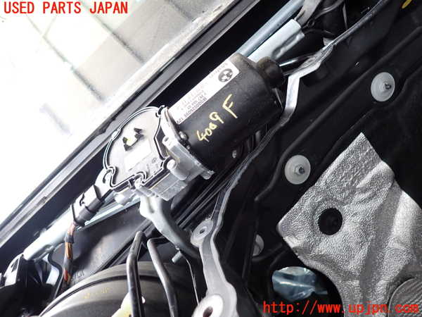 2UPJ-9240096770]BMW 320d(8C20)(F30)フロントワイパーモーター 中古_2